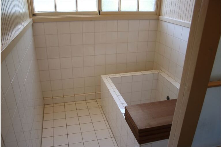 古いお風呂のリペアについて